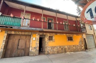Haus  Rua vilabril 4f. Casa tradicional con jardín y balconada en viloira para reformar