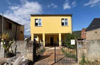 House  Calle avenida de orense. Vivienda de 146 m² con patio y bajo cubierta en salas de la ribe