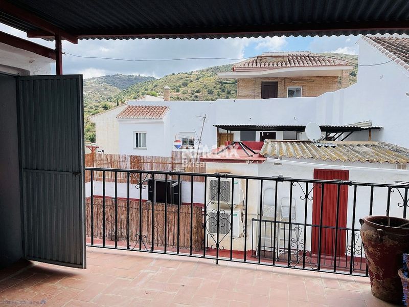 Foto 08d509e2-30a0-4e14-ad51-23de6f505002. Casa adosada en Torrox pueblo Torrox
