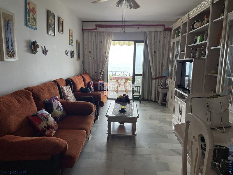 Foto d88d8c5c-fe38-4694-bc54-aae7c4ca5246. Apartamento en Torrox pueblo Torrox