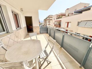 Miete Etagenwohnung  Calle calle acuario. Amplio y moderno piso en alquiler en torre del mar  zona azucare