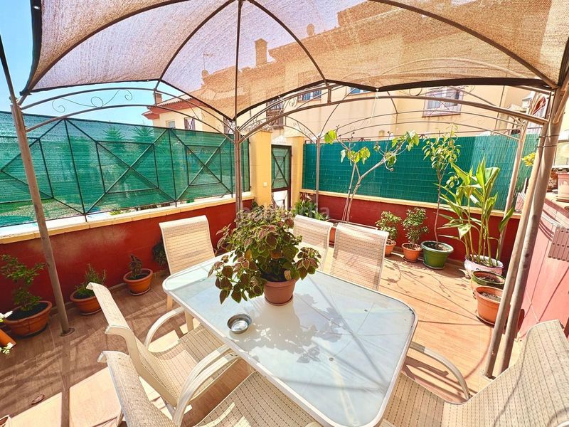 Foto 366e6ac1-7f97-44c9-a714-43ef17f30ce6. Casa aparellada amb aparcament piscina a Benajarafe