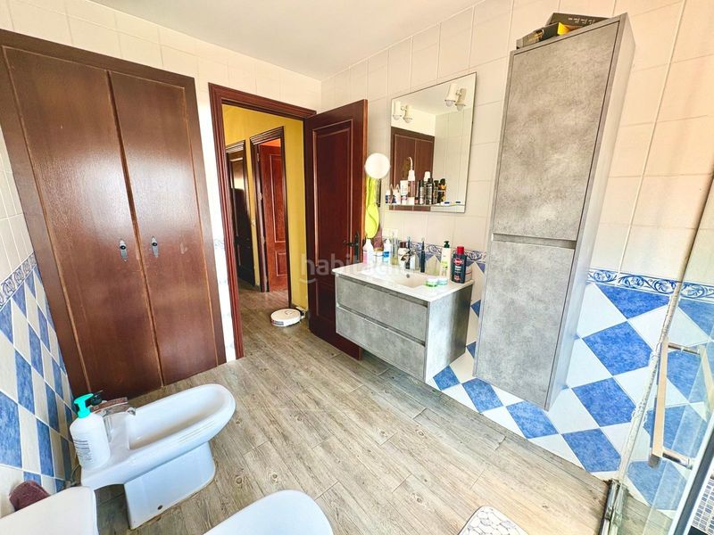 Foto 58981875-0153-46be-8955-a7479a5fc3f8. Casa aparellada amb aparcament piscina a Benajarafe