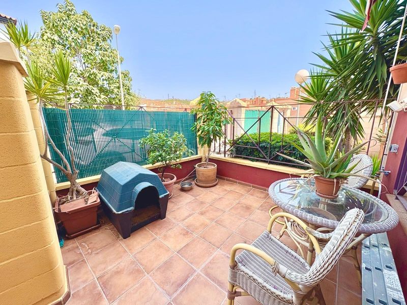 Foto ad440fb6-b7f8-418a-b12b-ccdf66e3bb8e. Casa aparellada amb aparcament piscina a Benajarafe