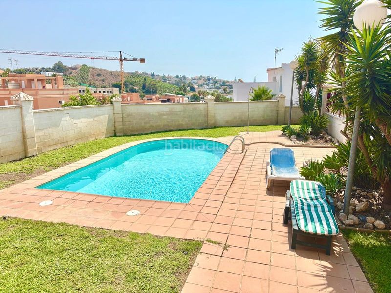 Foto e68c08bf-ecf8-48cb-8698-c99533ad639e. Casa aparellada amb aparcament piscina a Benajarafe
