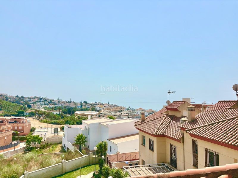 Foto f8a233c2-7781-44f9-a5b7-93176f98cb68. Casa aparellada amb aparcament piscina a Benajarafe