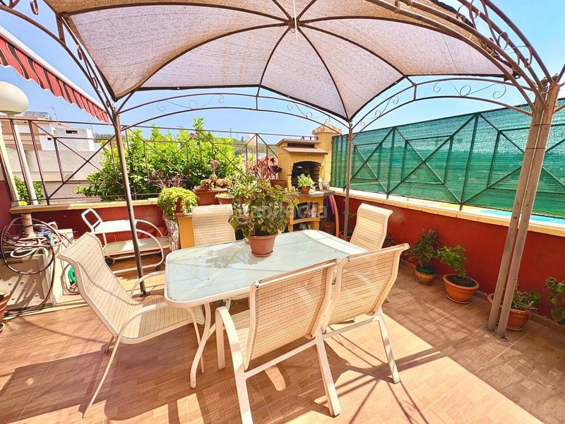 Foto ffb97f7d-35b1-4ba7-a113-930b1f363215. Casa aparellada amb aparcament piscina a Benajarafe