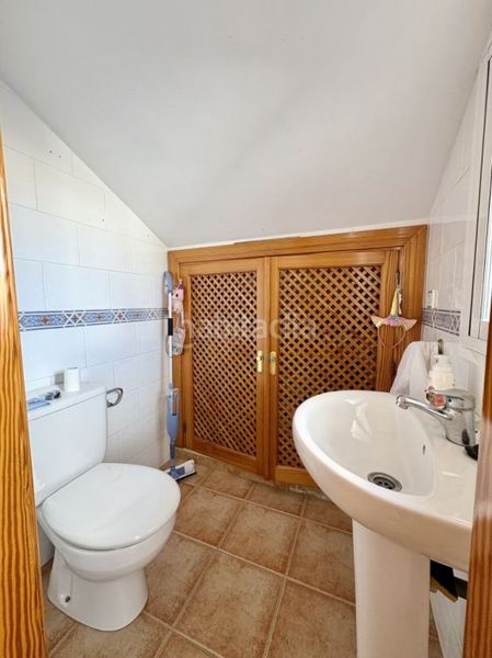 Foto f4d1bee0-9120-49e7-8145-4650a3f9af38. Xalet amb aparcament a Caleta de Velez