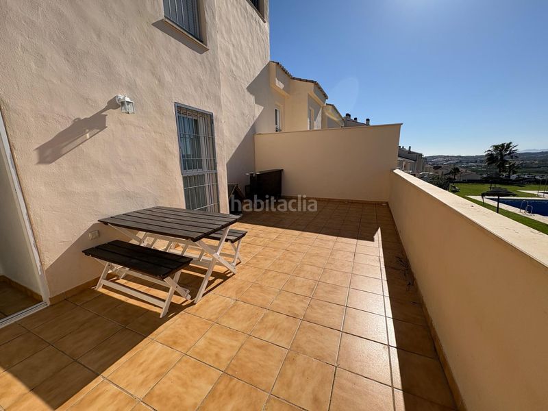 Foto c82897cf-3e50-42e9-a91b-9086eed65305. Pis amb aparcament piscina a Caleta de Velez
