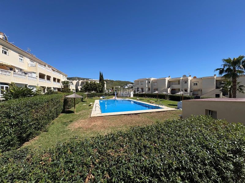 Foto ac811861-3048-47a5-9620-b2fd5f29f95c. Lloguer apartament amb piscina a Torrox park Torrox