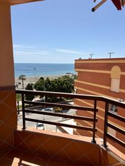 Affitto Appartamento in Paseo Marítimo de Levante. Amplio piso de 3 dormitorios en primera línea de playa