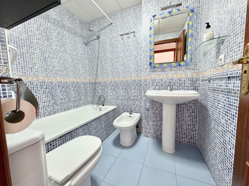 Foto 106f66fe-8ee7-454e-8e43-c0aebcc4c867. Pis amb aparcament a Urbanización Santa Rosa Torrox