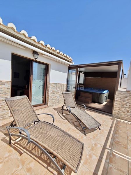 Foto 9ace14c7-2bf3-4d77-a94d-cfdf2132112a. Àtic amb aparcament piscina a El Tomillar Torre del Mar