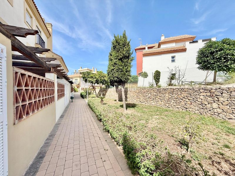 Foto daa20a35-bb00-44df-8ea2-a73dcd21266b. Pis amb aparcament piscina a Caleta de Velez