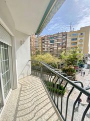 Miete Etagenwohnung  Paseo paseo larios. Amplio piso de 2 dormitorios con 2 terrazas y cerca del mar