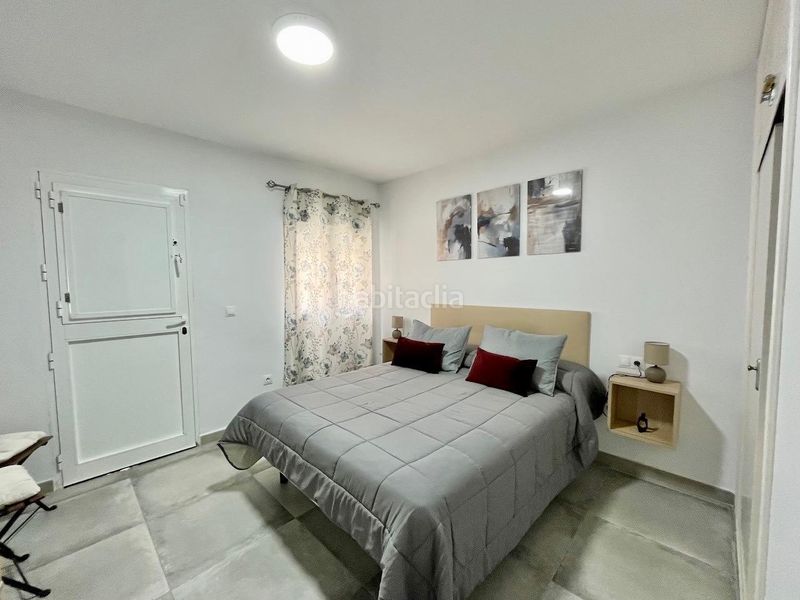 Foto 43c94c5b-bc5f-4d41-8d13-75ae541abafe. Casa adossada a Centro Torre del Mar