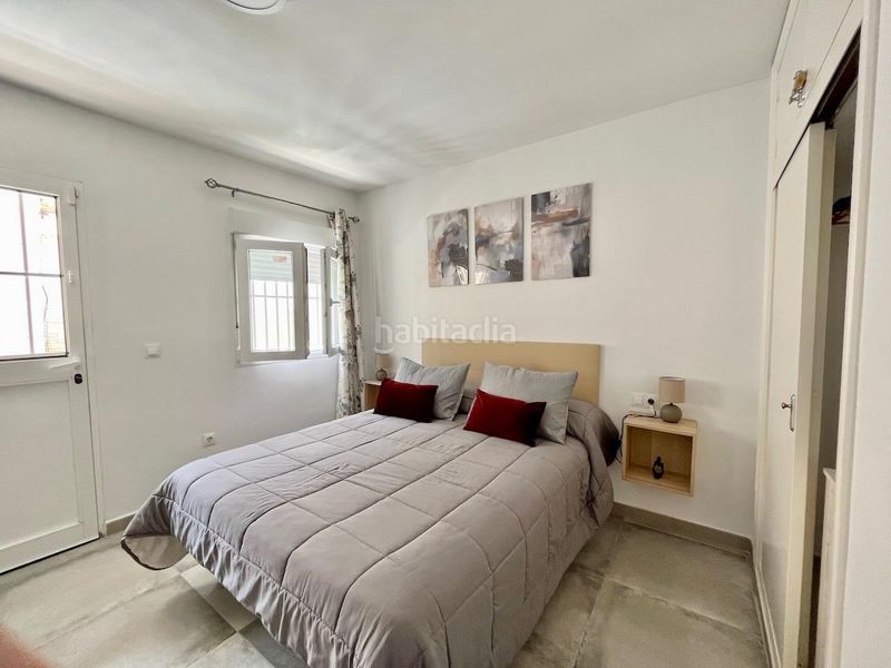 Foto bf97e9bf-8ef9-4896-8dbc-8bafa99681ec. Casa adossada a Centro Torre del Mar