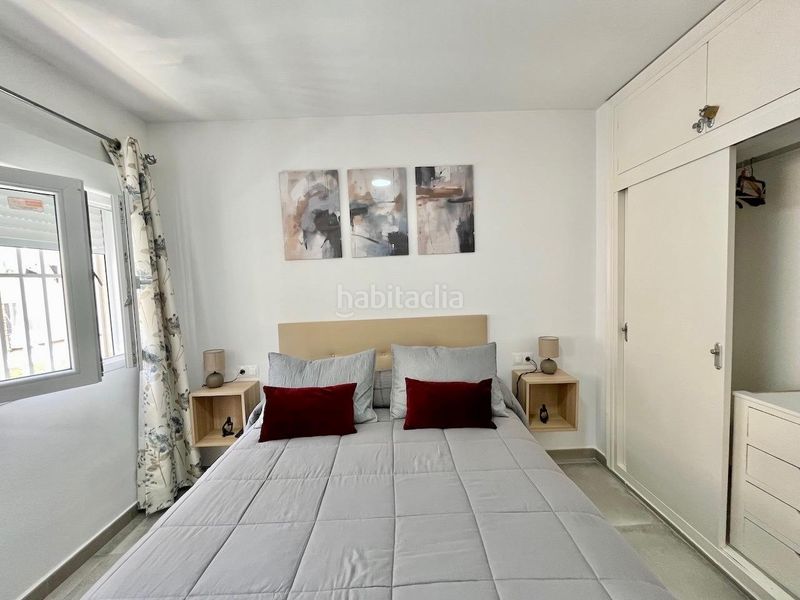 Foto f31ab568-3ab3-4fcf-bcb1-cdf2b478e98a. Casa adossada a Centro Torre del Mar