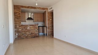 Etagenwohnung  Carrer sant jordi. Piso de 2 habitaciones con parking, balcón y vistas abiertas – l