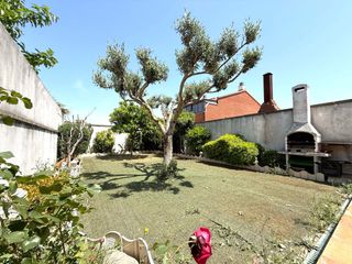Casa adossada  Carrer jacint verdaguer. Casa apareada con jardín privado y garaje en el morell – 4 habit