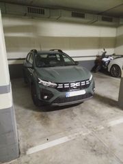 Aparcament cotxe  Carrer del xaloc. Plaza de garaje amplia y bien cuidada en zona c�ntrica de badalo