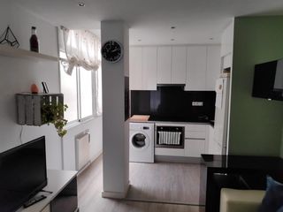 Pis  Carrer de navata. Piso luminoso , exterior y amueblado en la balsa, badalona.