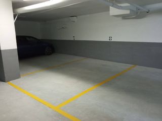 Aparcament cotxe  Avinguda d'alfons xiii. Se vende plaza de parking en badalona, con fácil acceso y maniob