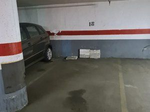 Autoparkplatz  Carrer del municipi. Plaza de parking de 12 m� en barcelona, acceso f�cil y sin manio