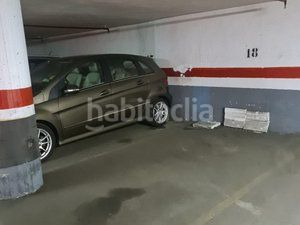Foto bdc41d3c-d3b2-469a-a0cd-4cc59504da4c. Aparcament cotxe a El Clot Barcelona