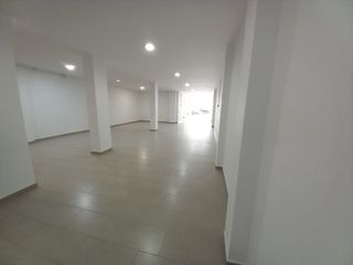 Gesch�ftsraum  Carrer de tortosa. Local luminoso con gran potencial en gorg, badalona