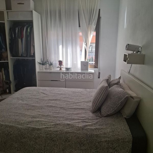 Foto 186adeba-6c48-4486-8c23-c505c6e61d03. Casa amb calefacció a Bufalà Badalona