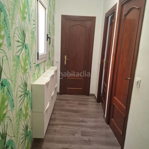 Foto e0727f0e-c679-4cc8-9b89-a5f6b8bcb5a6. Casa amb calefacció a Bufalà Badalona