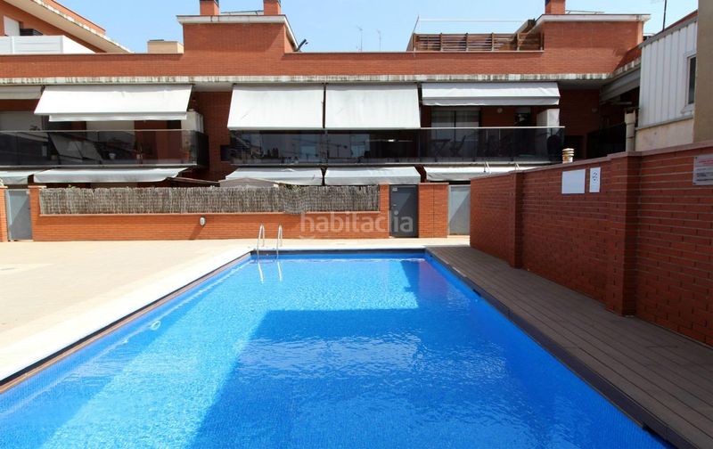 Foto 34e90389-e230-46c9-b37a-97ca9651b6ca. Dúplex amb calefacció aparcament piscina a Progrés - Pep Ventura Badalona