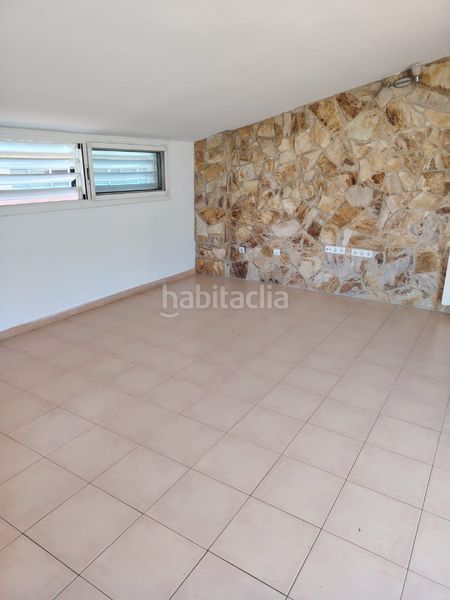 Foto 1c0188dc-cd03-420e-98f7-19fe2b022499. Casa amb calefacció a Bufalà Badalona