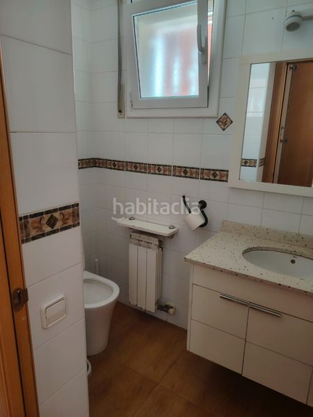 Foto c7a546ad-f8d2-4e2a-a01d-810a02017940. Casa amb calefacció a Bufalà Badalona