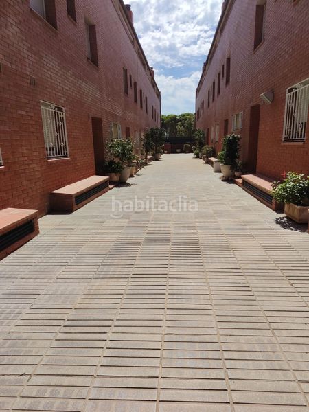 Foto c9bbe736-1c99-4ea0-a5c0-ad040c9ec6d8. Casa amb calefacció a Bufalà Badalona