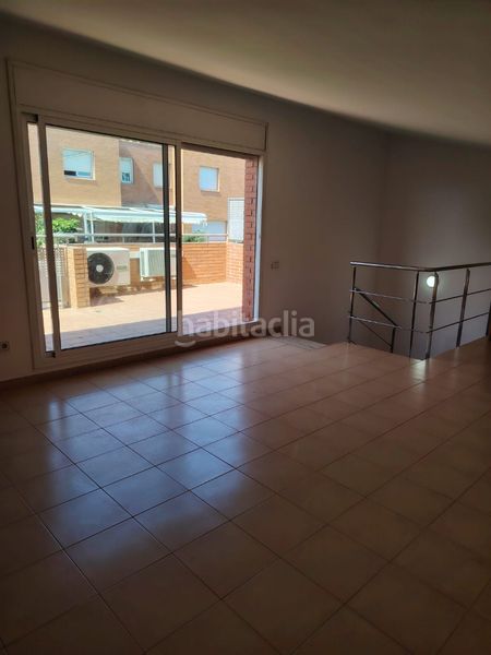 Foto ffd8357f-b02b-47d8-8bfb-20c84e5843b9. Casa amb calefacció a Bufalà Badalona