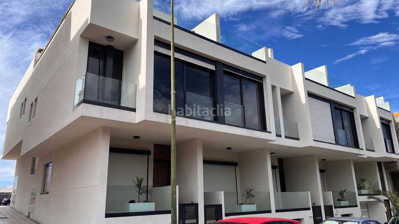 Foto 59014352-7e97-499b-847e-30e60a1aa6f3. Casa adossada amb aparcament a Playa de San Juan Guía de Isora