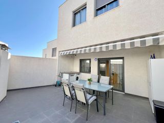 Reihenhaus in Casco Urbano. Adosado en venta en el palmeral  el galeón, adeje