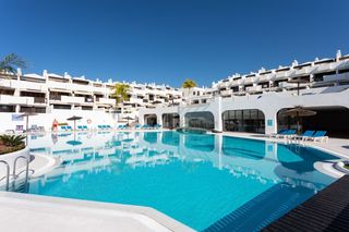 Casa adossada  Avenida adeje 300. En venta  casa adosada en adeje paradise, playa para�so