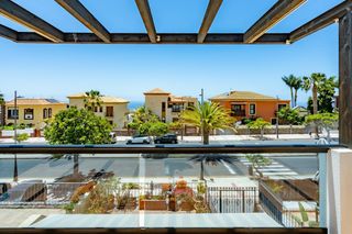 Casa adossada en Casco Urbano. Adosado en venta terrazas del galeon, adeje