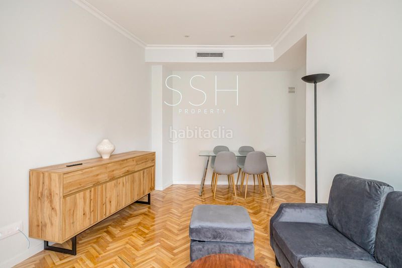 Foto 8b8500d7-eb5b-46cc-9ab1-a57cedd6f3bf. Rent flat with heating parking in Arapiles Madrid