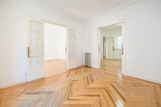 Pis  Núñez de balboa. Excepcional vivienda exterior para reformar en el barrio de sala