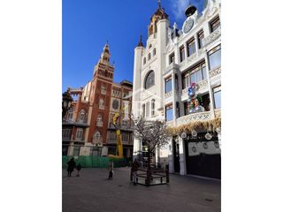 Pis a Casco Antiguo. Amplio piso de 4 dormitorios en el centro de badajoz con ascenso