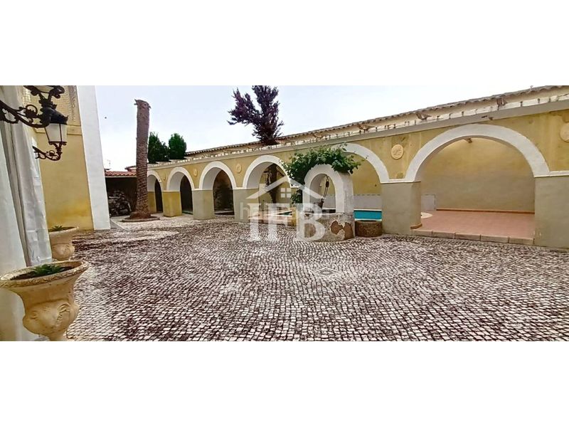 Foto 19620adc-e6bb-464c-a0c6-2ff1d6a6a781. Casa amb piscina a Herreruela
