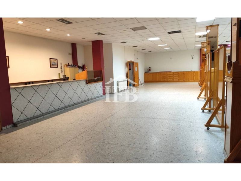 Foto d211b354-f4d4-4c00-92d9-ede45a5795d9. Local comercial a Guadiana