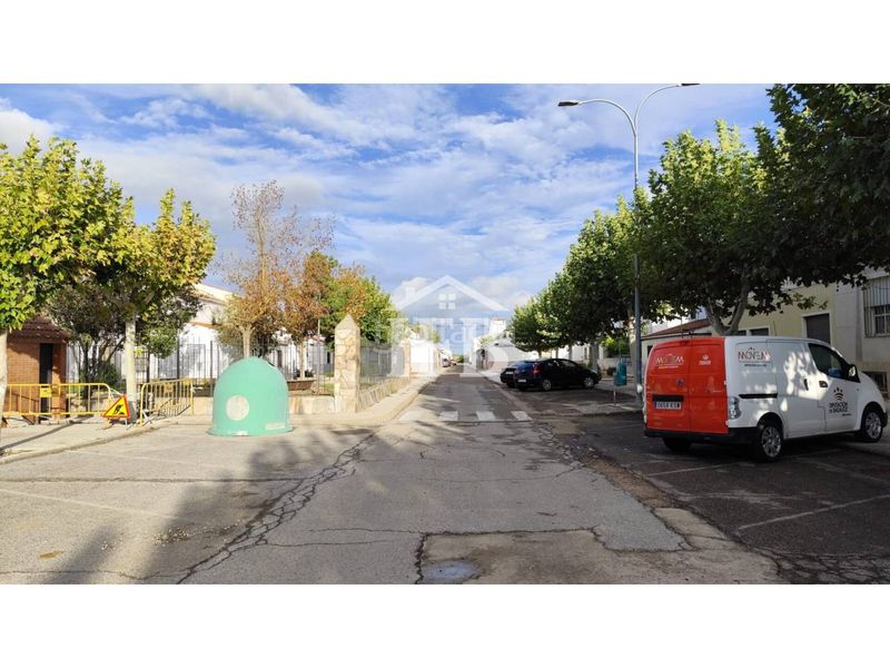 Foto f2aca775-eca4-4bfc-a30c-f6fe73a5abcb. Local comercial a Guadiana
