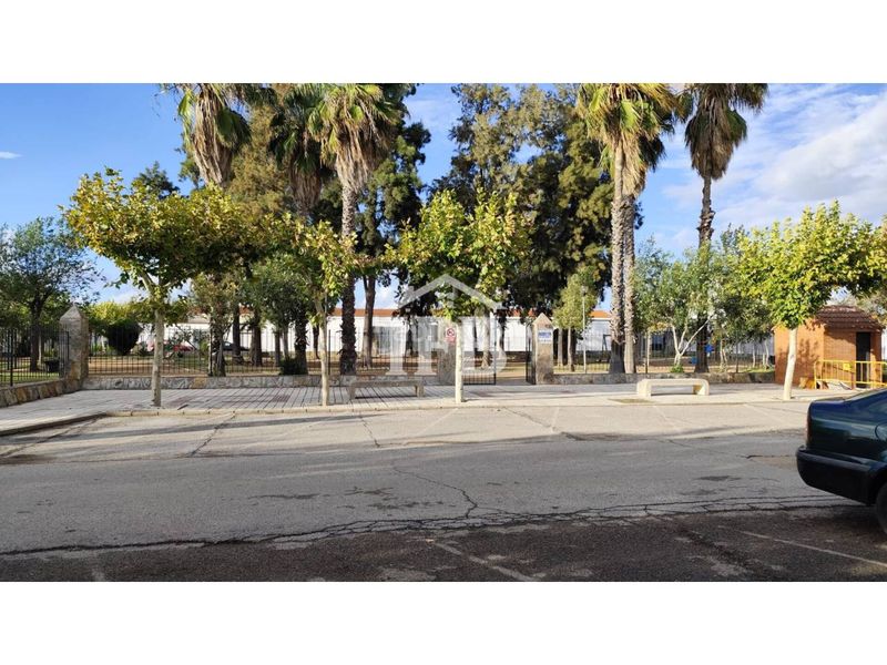 Foto f386b39f-e555-4781-8a31-a3599c0a2432. Local comercial a Guadiana