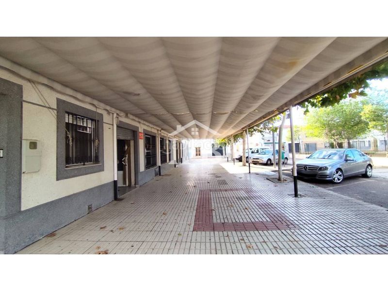 Foto fea75c40-d61c-4fd0-9305-bad102cfac75. Local comercial a Guadiana