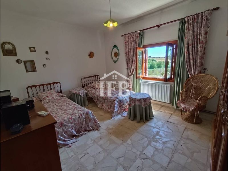 Foto 200e5ad0-b5ab-4208-a287-807973fd9241. Casa adossada amb aparcament a Carretera de Sevilla - Los Montitos Badajoz